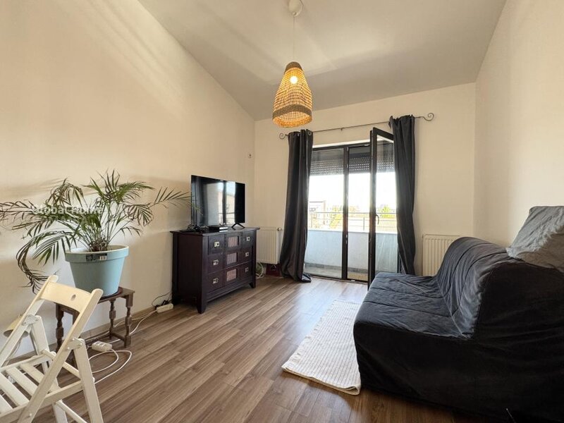 Bucurestii Noi, Chitila, Parcul Bazilescu, garsoniera, bloc 2011.